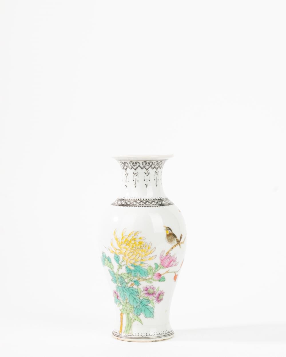 Small Famille Rose porcelain vase, China, 20th century, sold by Finarte, lot 472 — auction record photograph