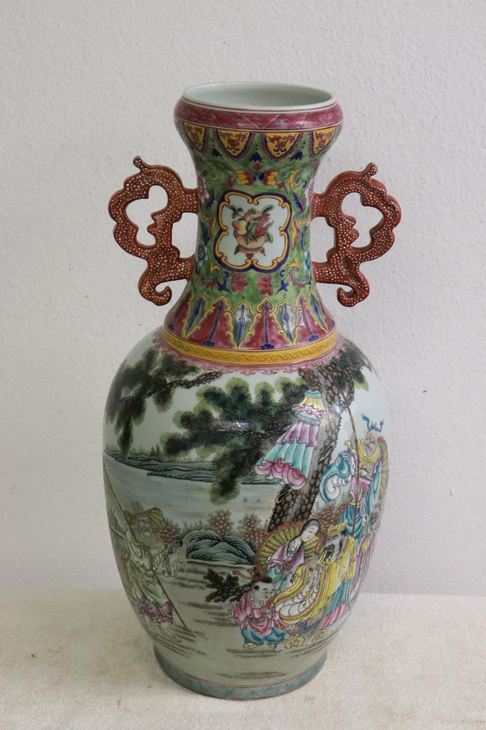 Chinese large famille rose porcelain vase sold by International Auction Gallery, lot 237 — auction record photograph