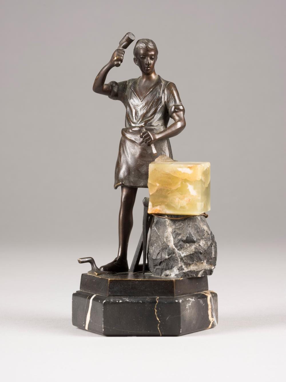 Hans Keck comparable auction result: hans keck steinmetz bei der arbeit
