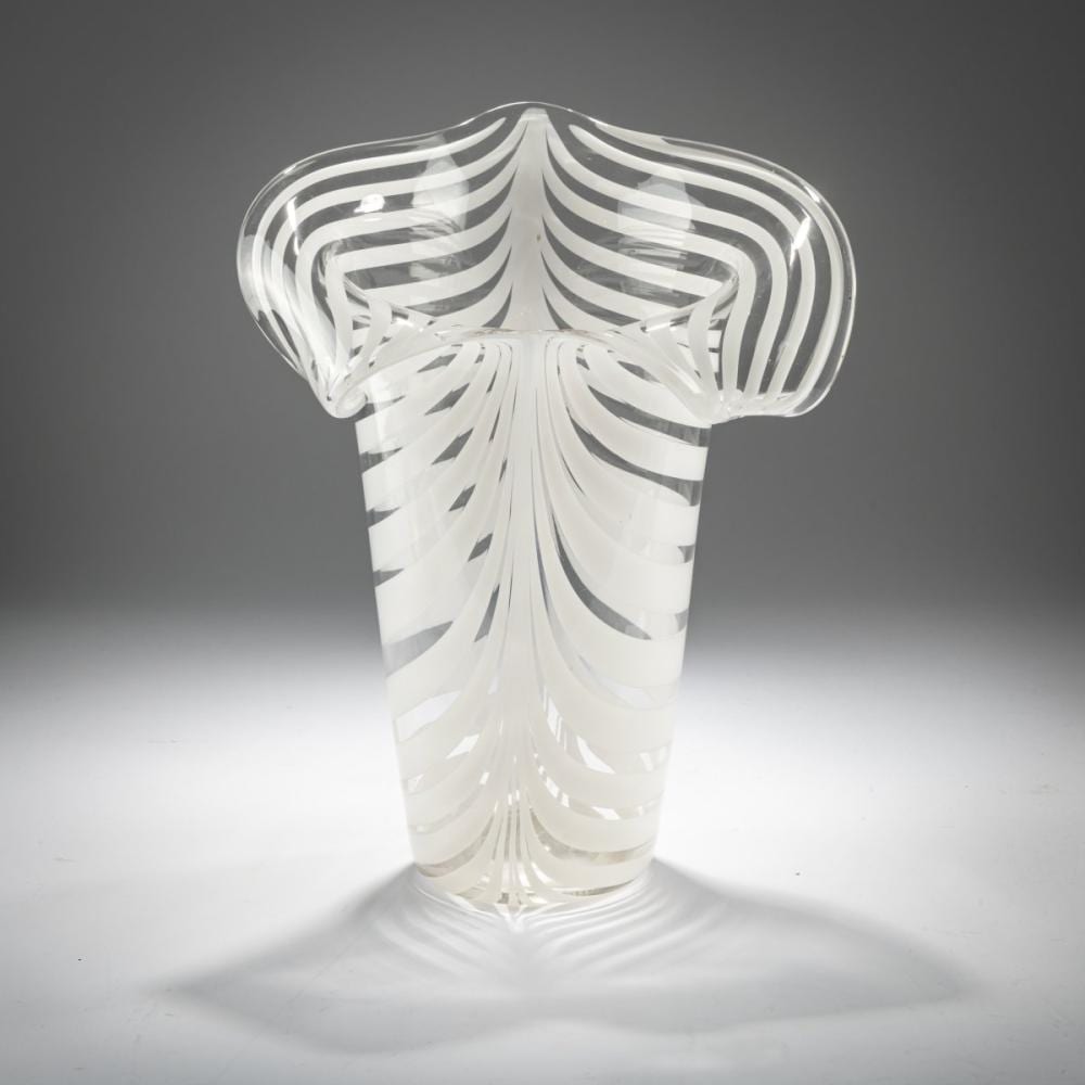 Tyra Lundgren comparable auction result: tyra lundgren vase calla 1948