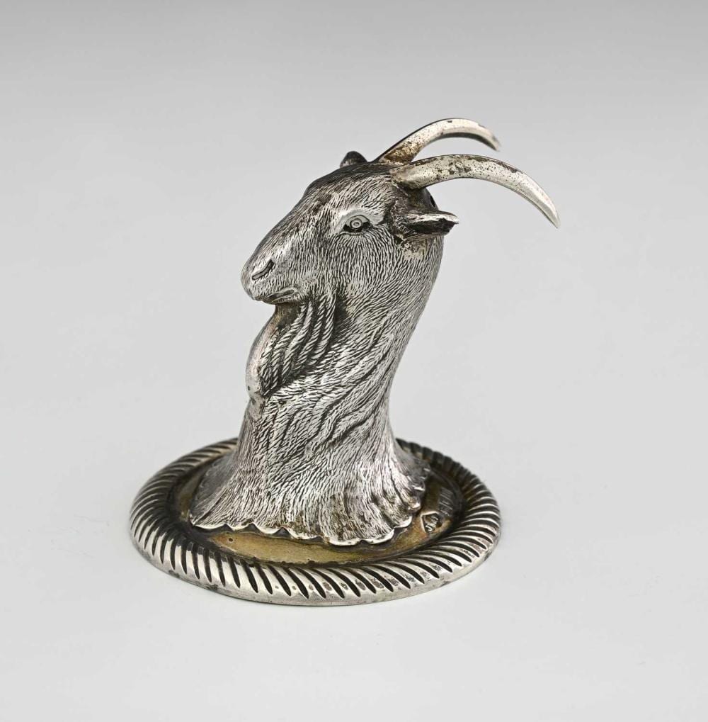 Mari ten Kate comparable auction result: an edwardian silver novelty pepper by j