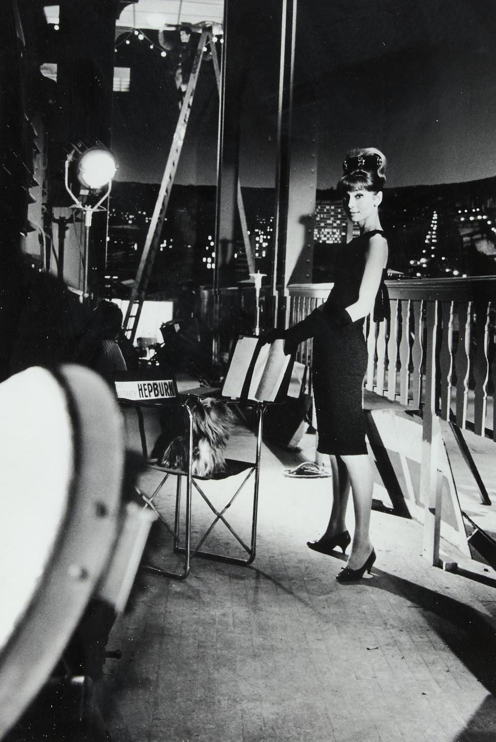 Bob Willoughby comparable auction result: bob willoughby audrey hepburn on the set of paris when it sizzles 1962