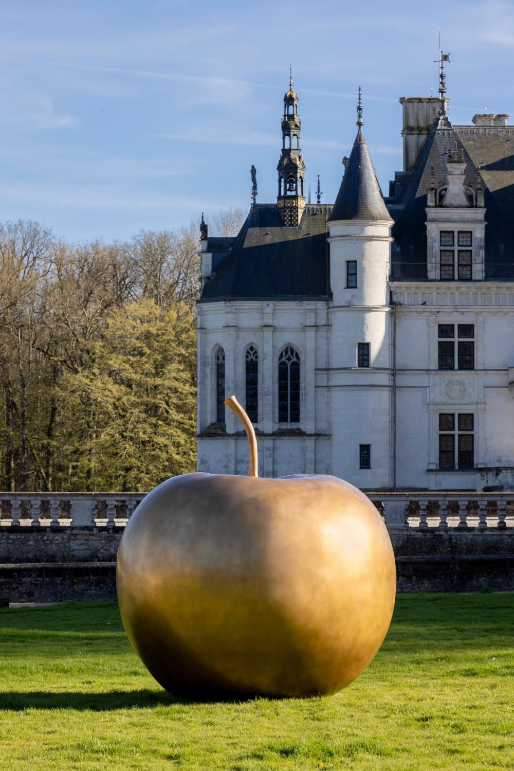 Claude Lalanne (1925-2019). 'Pomme de New York'. comparable sale