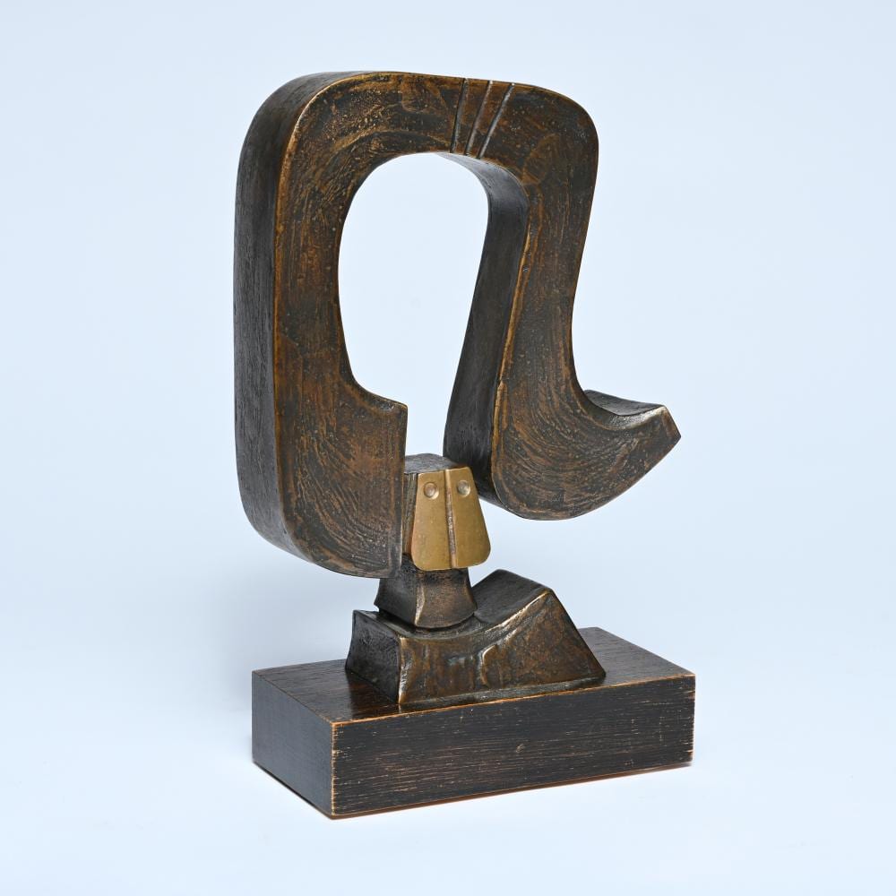 hubert minnebo 1940 in protection bronze sculpture signed and numbered 4 4 · Maison Jules Veilinghuis · 2026-04-27 Hubert Minnebo comparable auction result: hubert minnebo 1940 in protection bronze sculpture signed and numbered 4 4
