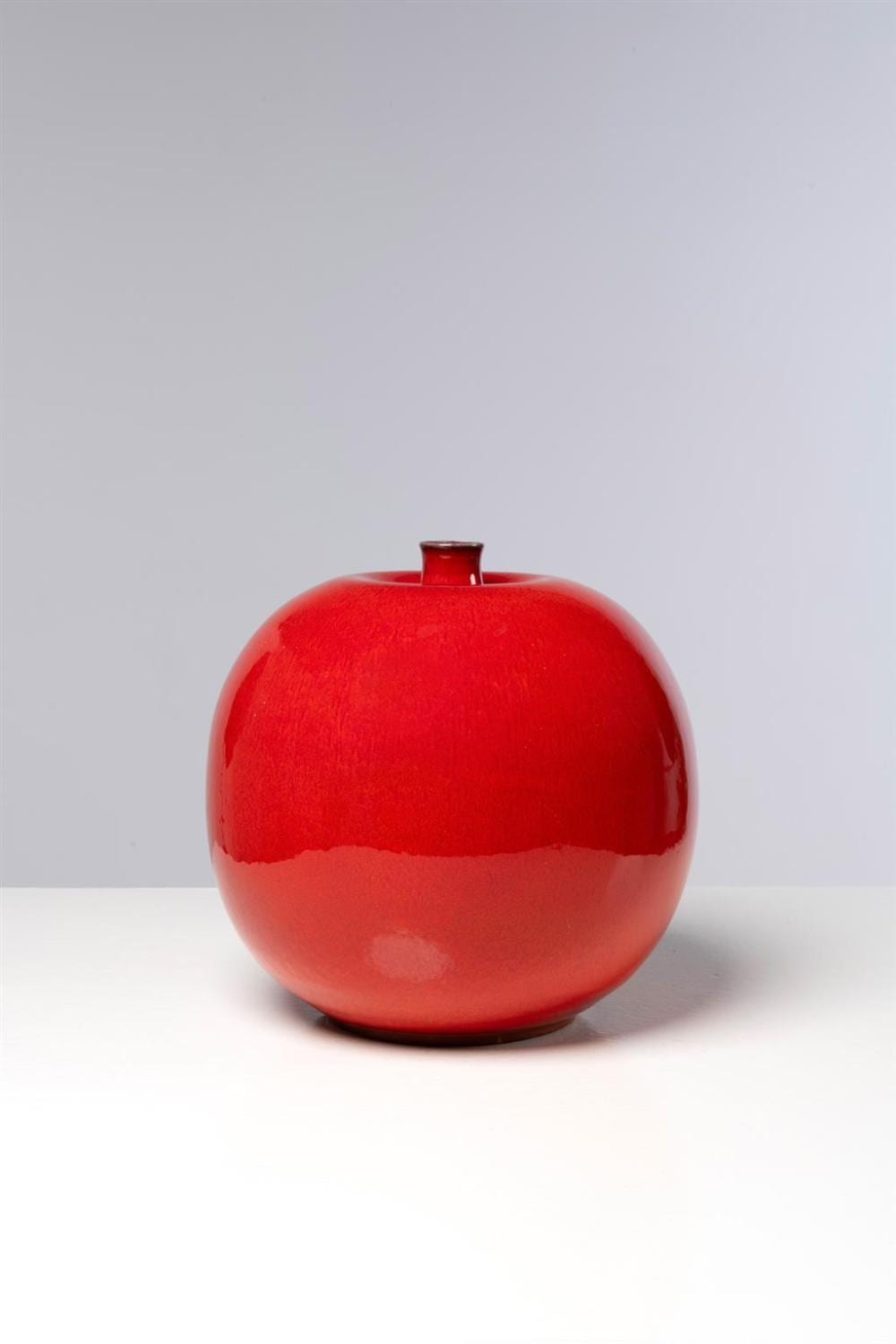 Rogier Vandeweghe comparable auction result: rogier vandeweghe 1923 2020 amphora 20th perignem 20th ball vase