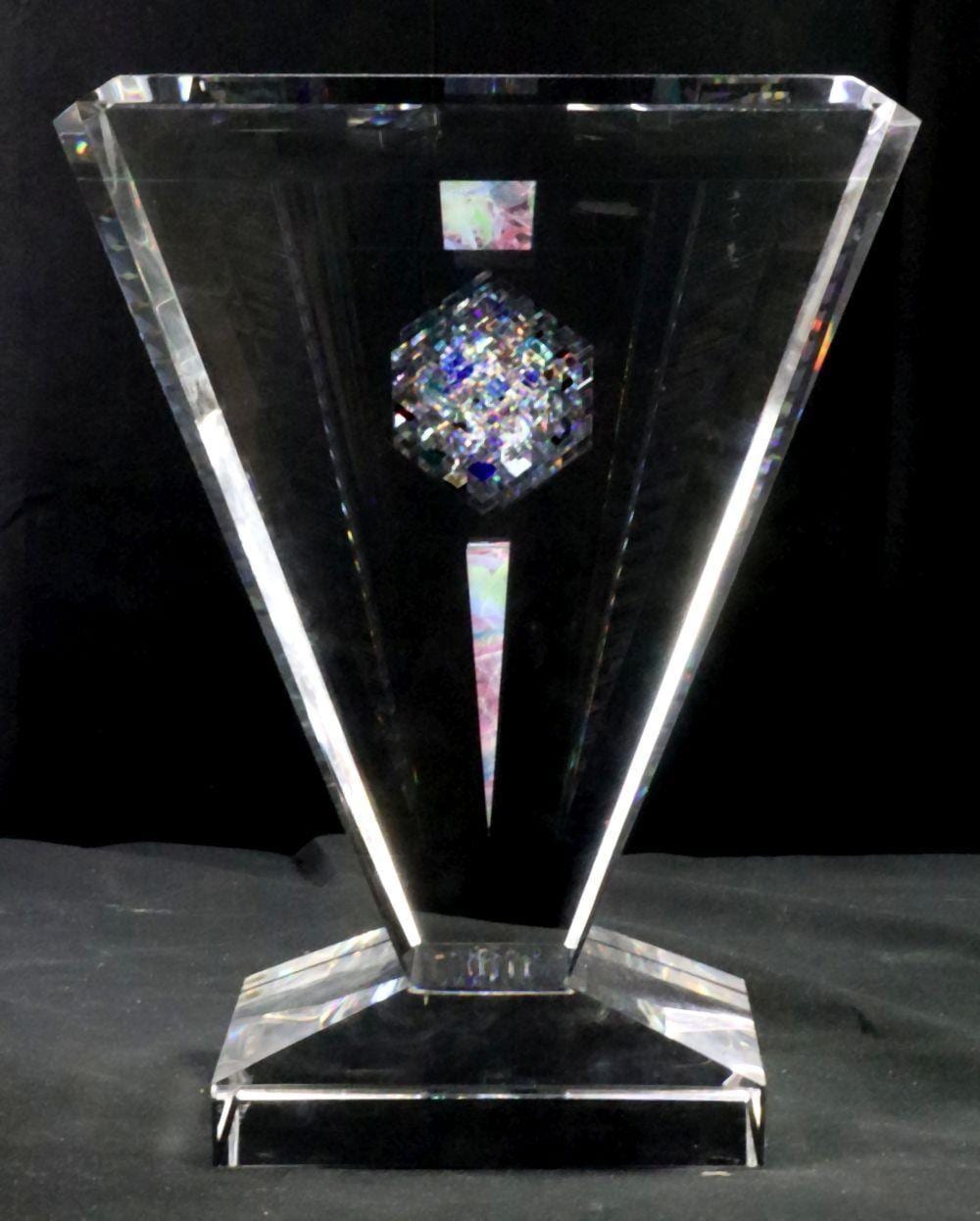 Jon Kuhn comparable auction result: jon kuhn american b 1949 sleek evolution large art glass sculpture