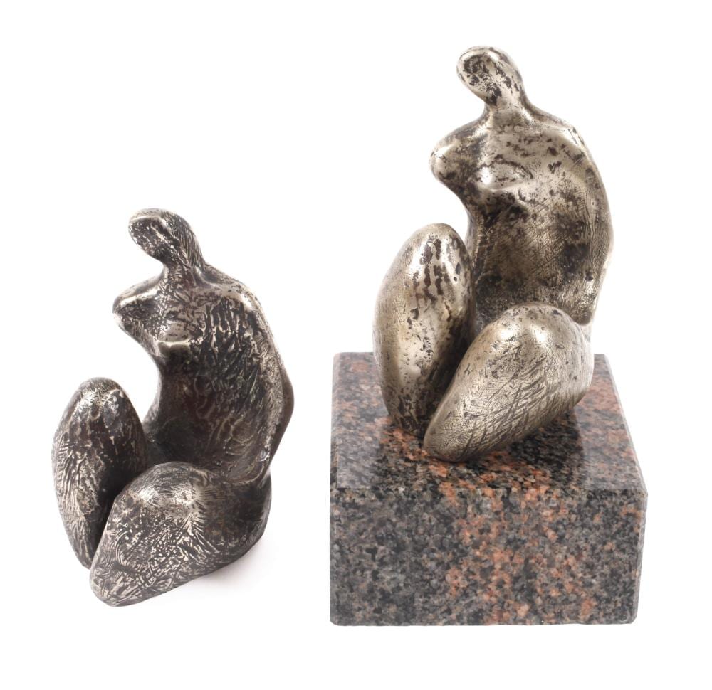 Emma DeSigaldi comparable auction result: emma de sigaldi paar femme assise in silber