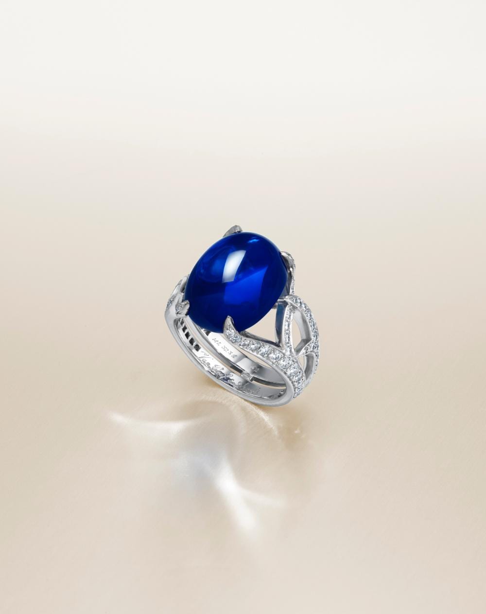 AN IMPRESSIVE SAPPHIRE AND DIAMOND RING, MOUNT BY Van Cleef & Arpels comparable sale