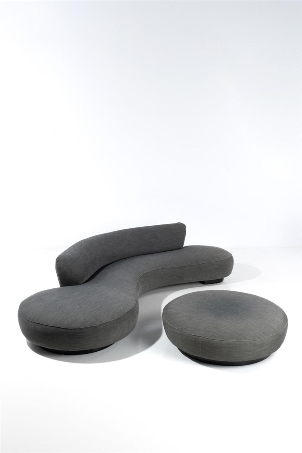 vladimir kagan 1927 2016 sofa and footrest model 150bs serpentine · Piasa · 2026-06-03 Vladimir Kagan comparable auction result: vladimir kagan 1927 2016 sofa and footrest model 150bs serpentine