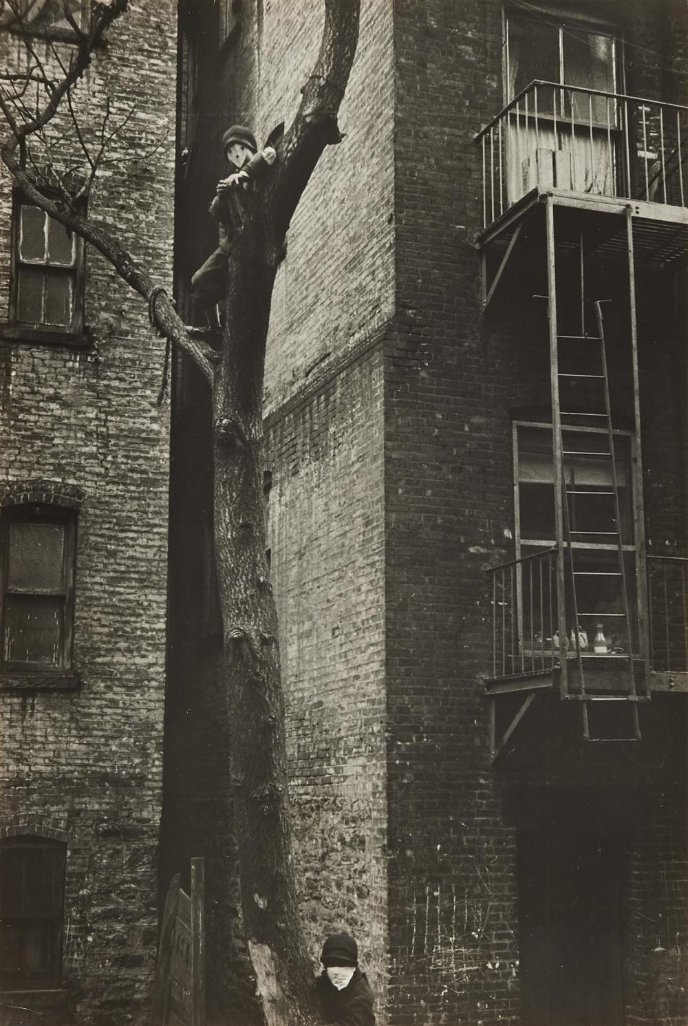 Helen Levitt comparable auction result: helen levitt new york 1936 41