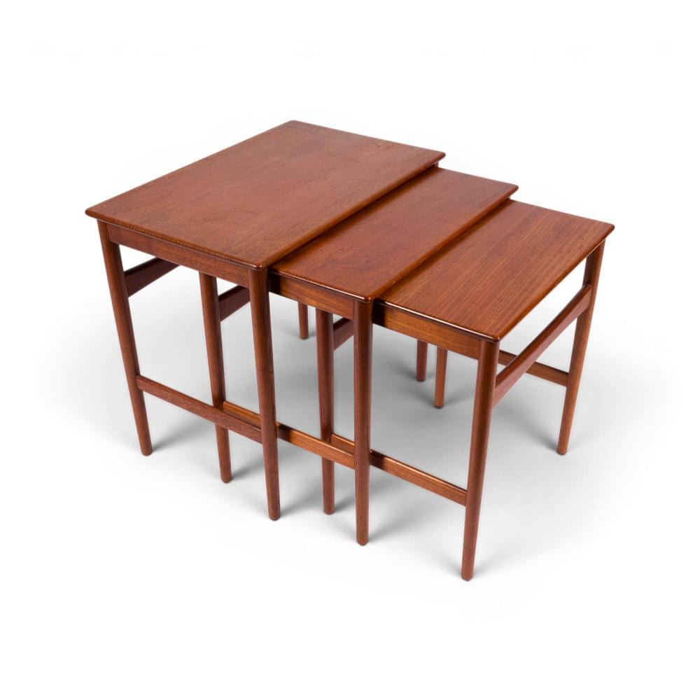Hans J. Wegner comparable auction result: hans j wegner drei satztische at 40