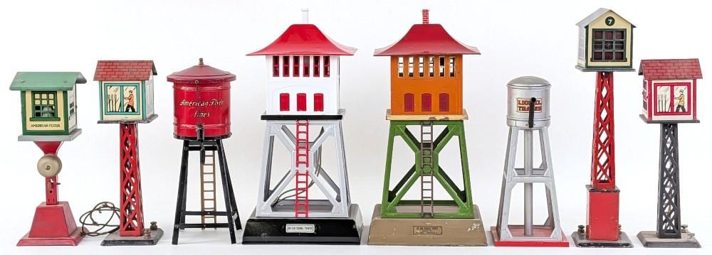 Lionel comparable auction result: lionel marx and american flyer signal towers and water towers