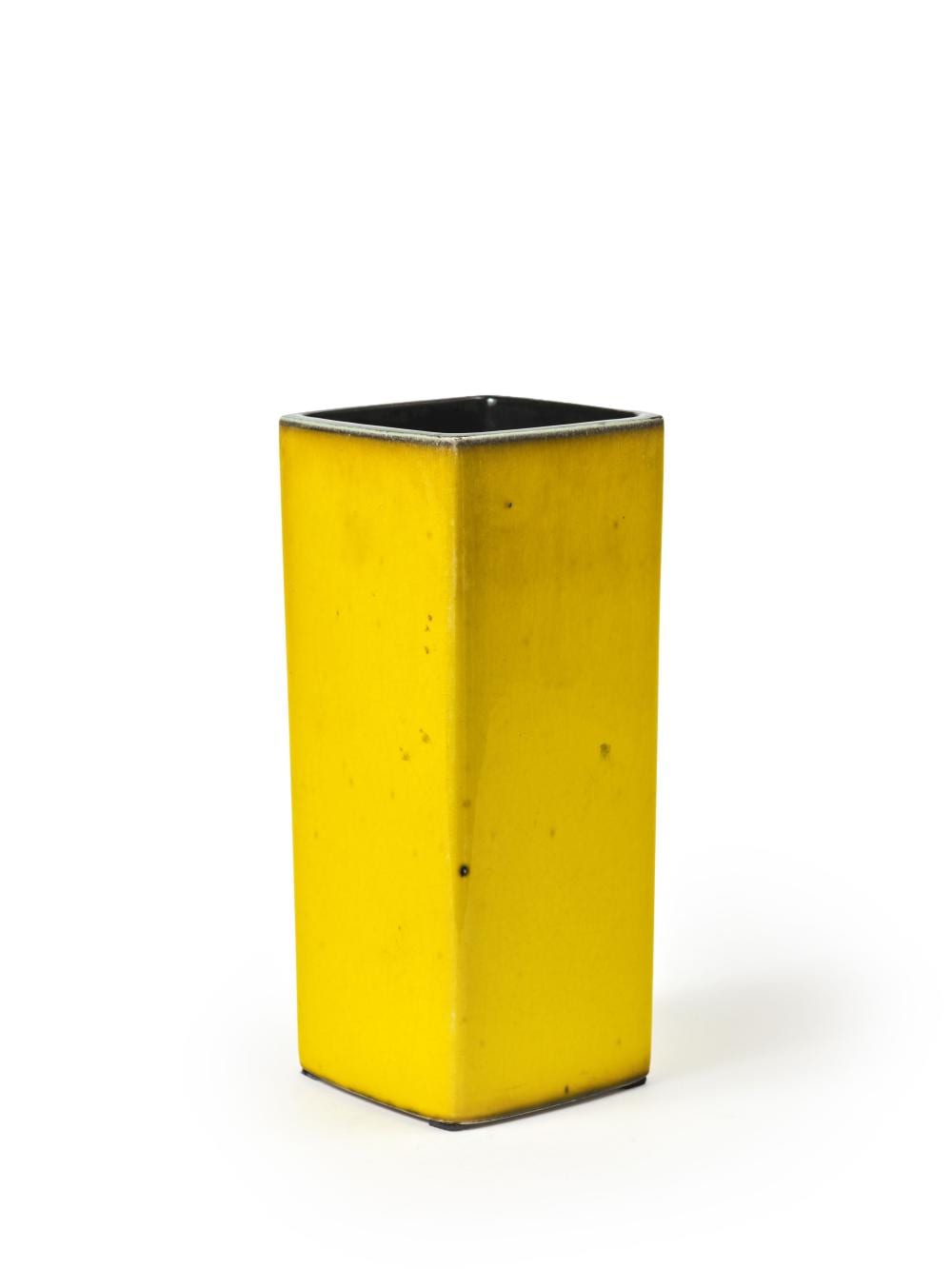 pol chambost 1906 1983 vase quadrangulaire en c ramique maill e jaune · Gros-Delettrez · 2026-06-09 Pol Chambost comparable auction result: pol chambost 1906 1983 vase quadrangulaire en c ramique maill e jaune