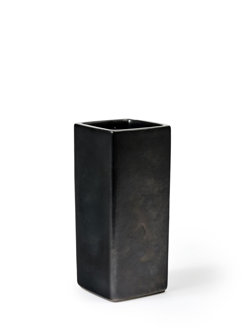 pol chambost 1906 1983 vase quadrangulaire en c ramique maill e noire · Gros-Delettrez · 2026-06-09 Pol Chambost comparable auction result: pol chambost 1906 1983 vase quadrangulaire en c ramique maill e noire