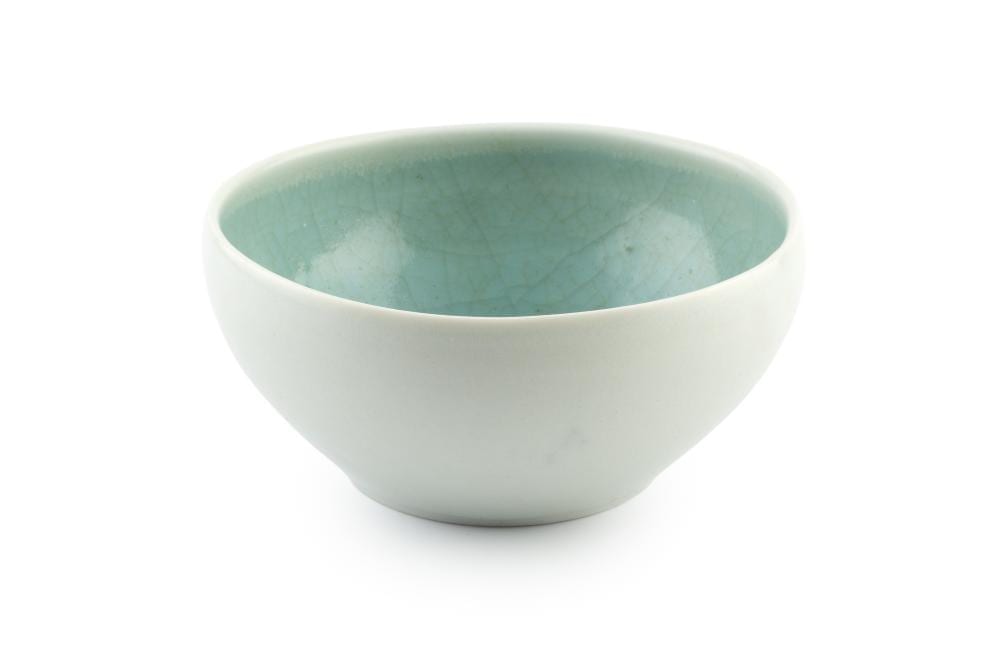 Edmund de Waal comparable auction result: edmund de waal b 1964 small bowl