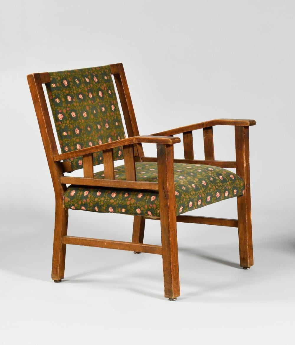 Francis Jourdain comparable auction result: francis jourdain 1876 1958 fauteuil en h tre teint trois barreaux lat raux anciennement garni de tissu fleurs roses