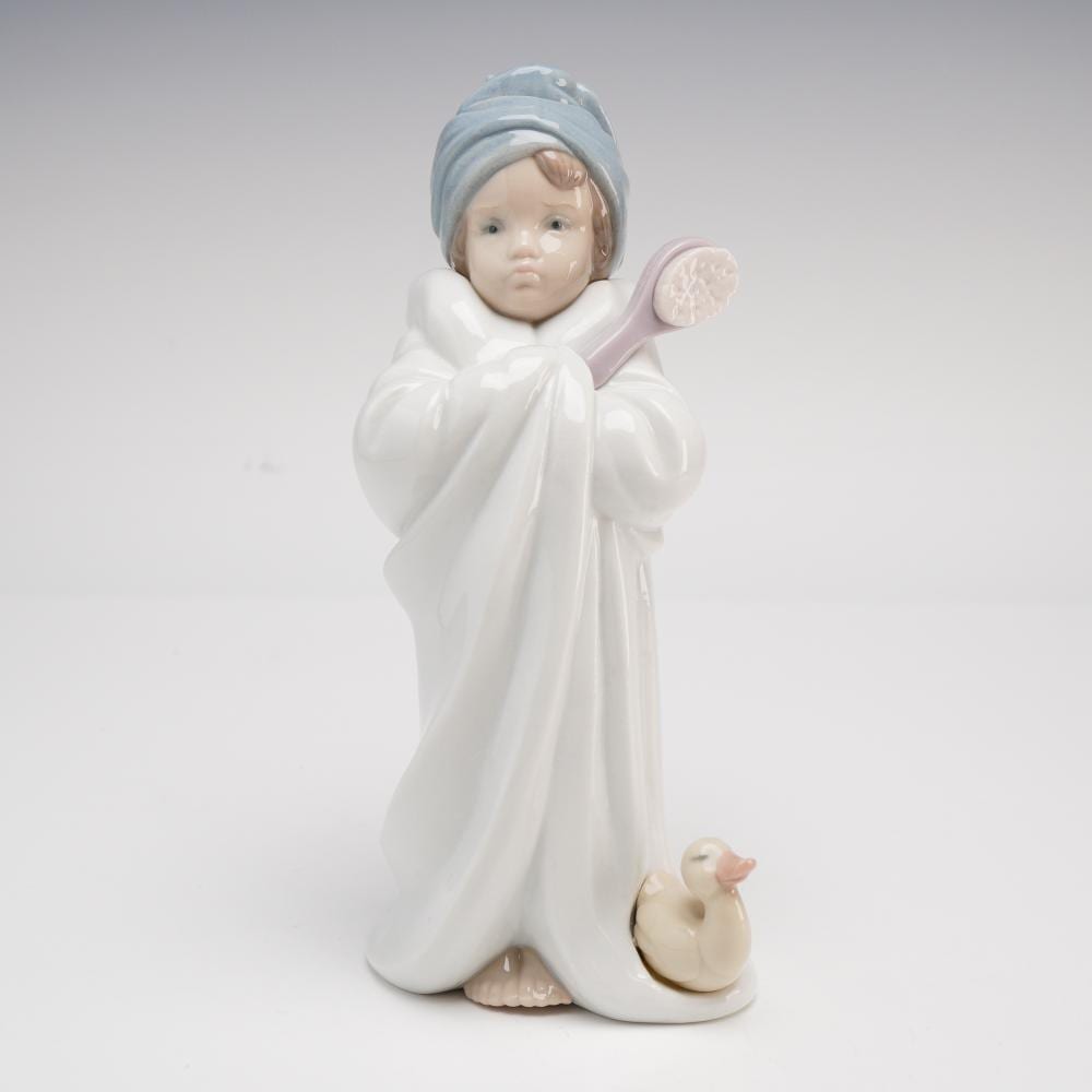 Lladro comparable auction result: lladro ready for my bath