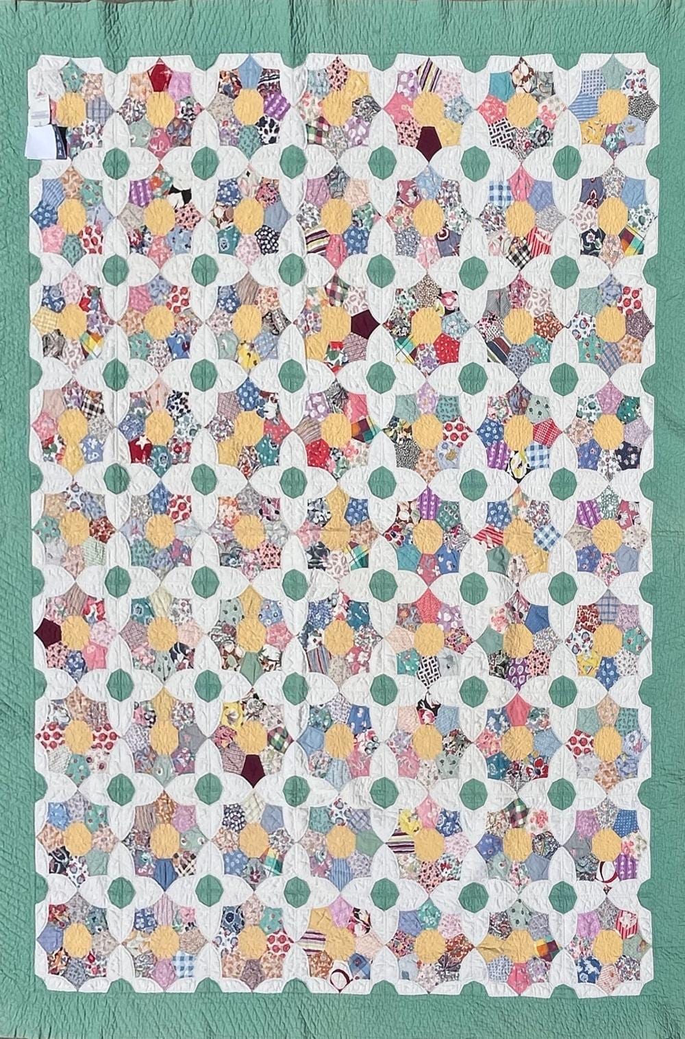American Vintage Dresden Plate Variation Patchwork Quilt, circa 1930s sold by Rafael Osona Auctions, lot 199A — auction record photograph