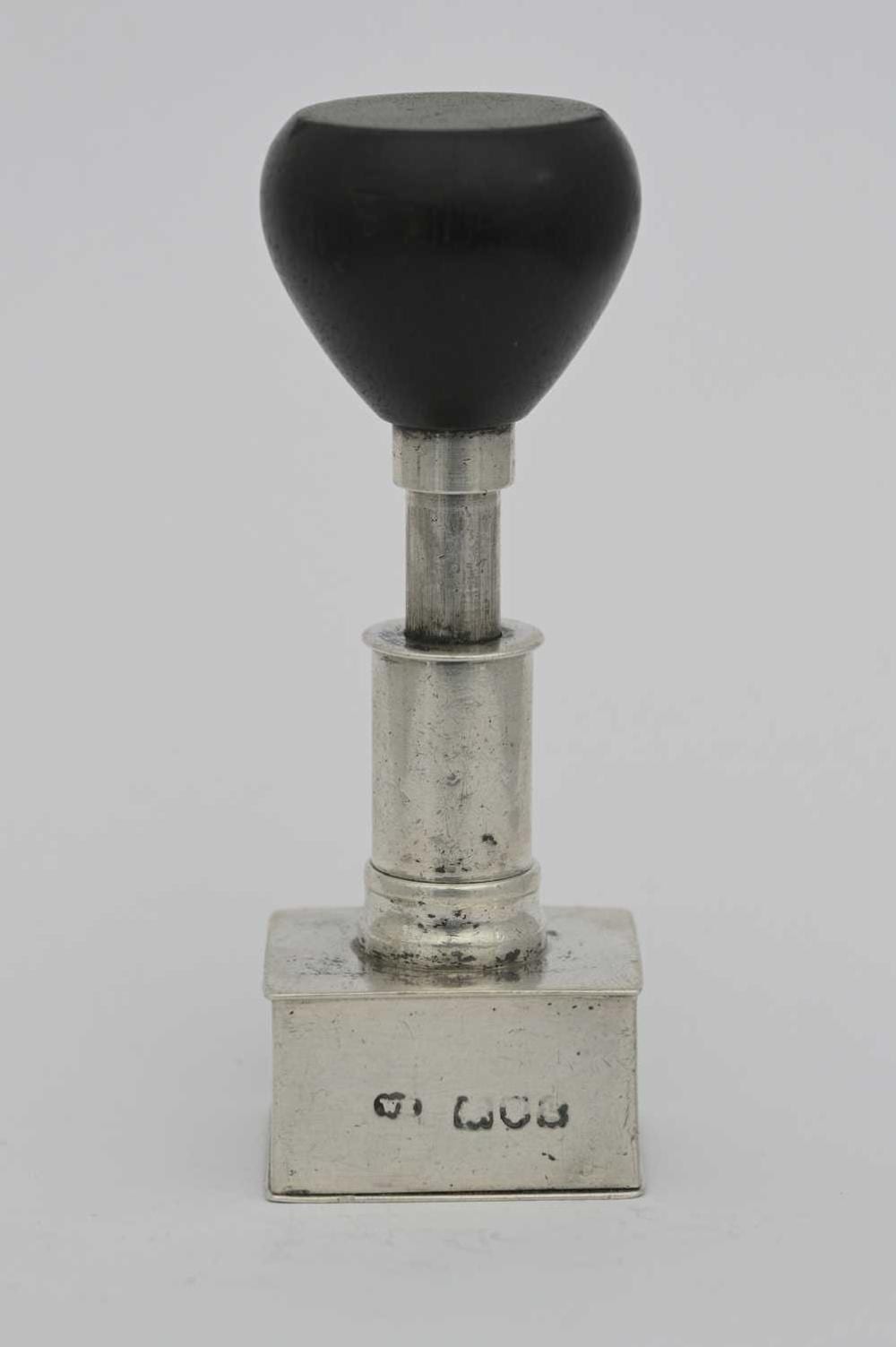 Bill Ambagtsheer comparable auction result: an edwardian silver stamp stamper by wi