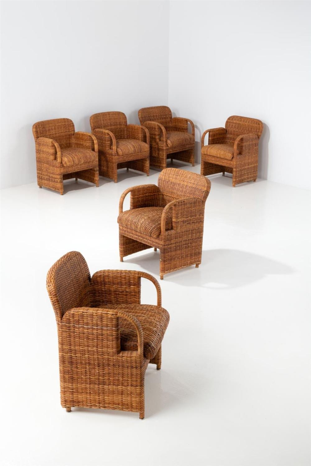 Gai Aulenti comparable auction result: gae aulenti 1927 2012 set of six armchairs tlinkit model