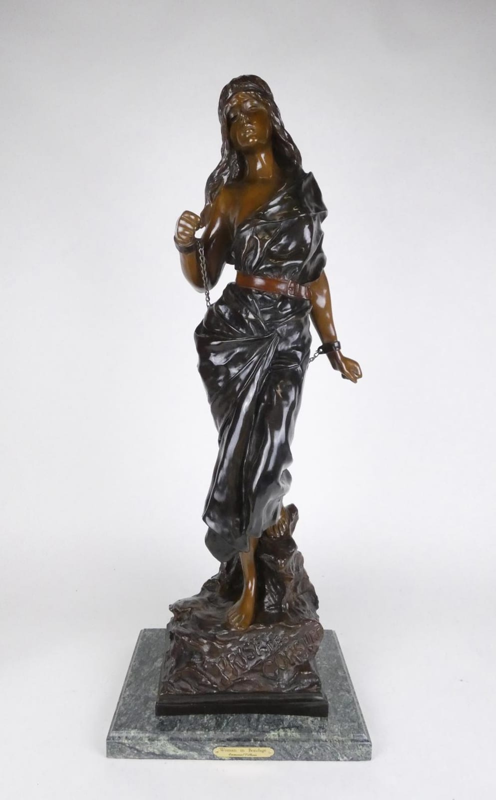 Emmanuel Villanis comparable auction result: sculpture bronze with brown patina capture of a corsair after emmanuel villanis