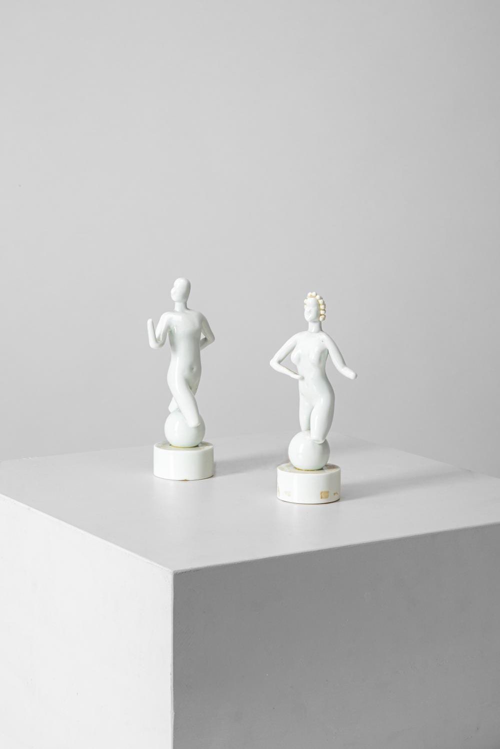 Napoleone Martinuzzi comparable auction result: napoleone martinuzzi murano 1892 venezia 1977 pair of figures 1930 circa