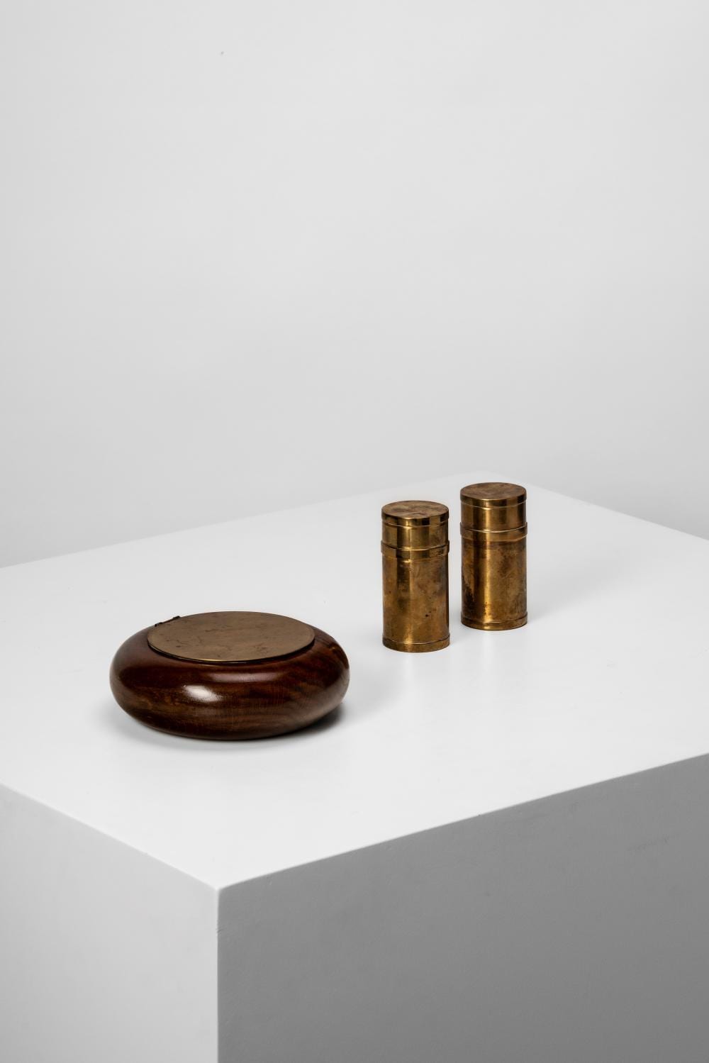 Gabriella Crespi comparable auction result: gabriella crespi milano 1922 2017 set composed of box with lid and pair of cylindrical boxes 1973