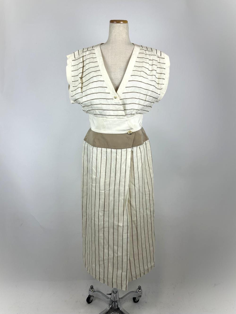 George Gross comparable auction result: george gross size au14 a wrap dress in a cream tan linen