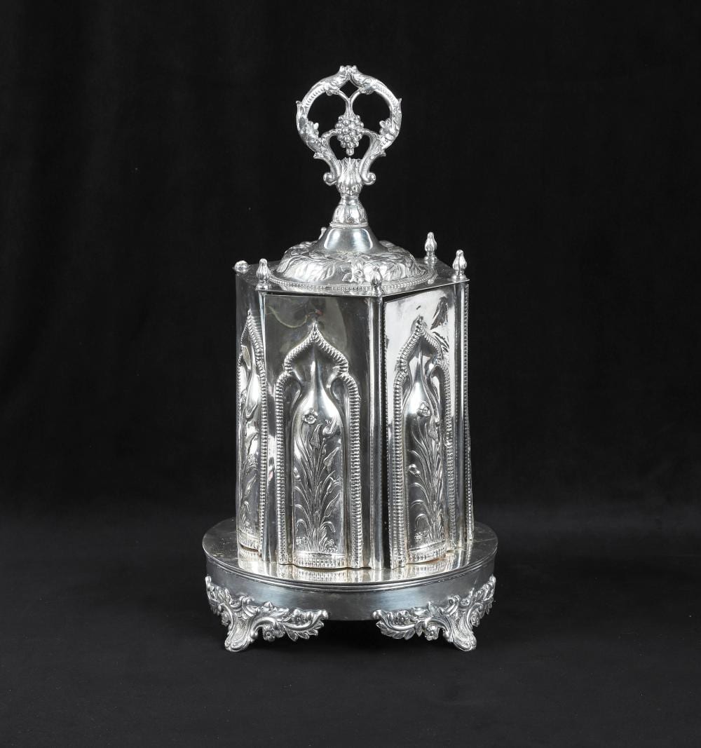 Roswell Gleason comparable auction result: 19th c roswell gleason the magic caster silver plate cruet stand