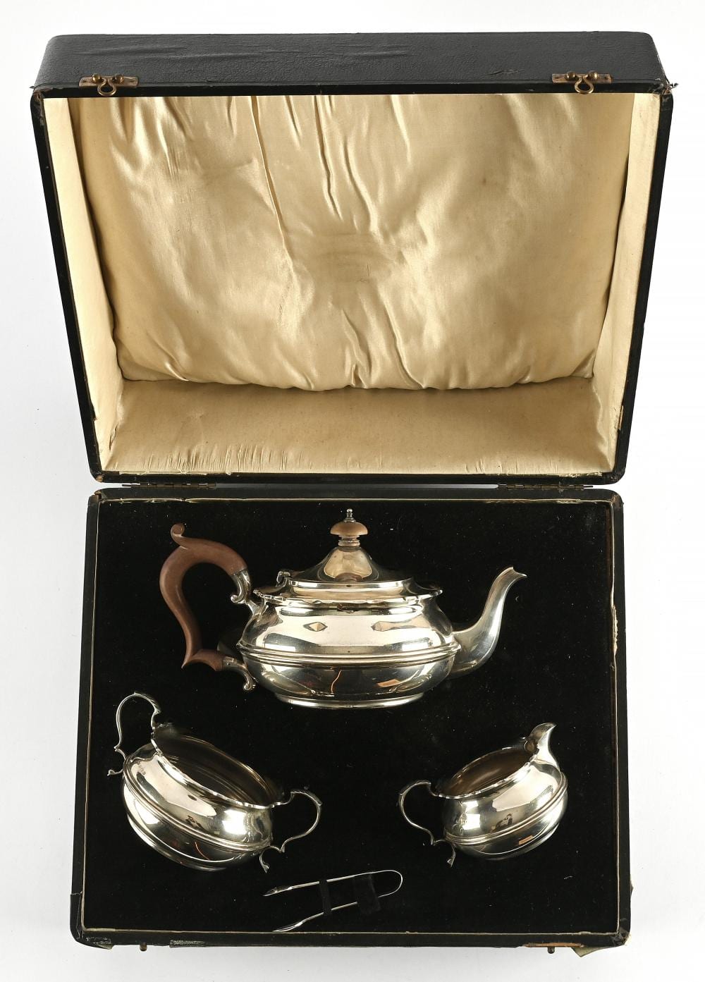 Laura Waring comparable auction result: george v bachelor s three piece tea service by w