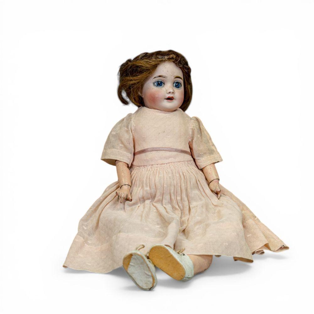 Alfred Verwée comparable auction result: french doll with bisque head manufactured by alfred