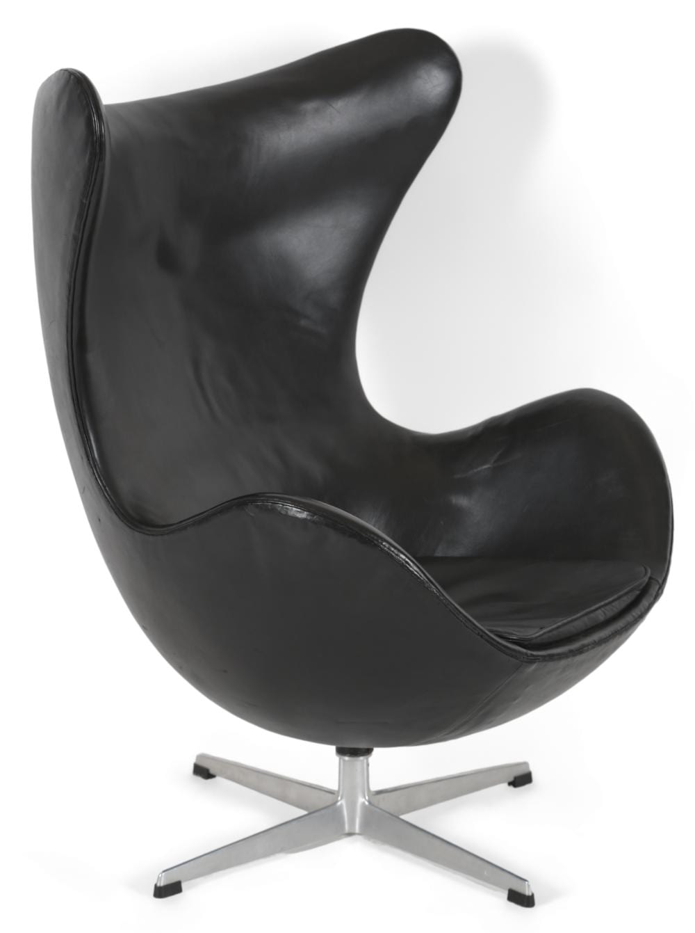 Arne Jacobsen comparable auction result: arne jacobsen danish 1902 1971 for fritz hansen an egg lounge chair