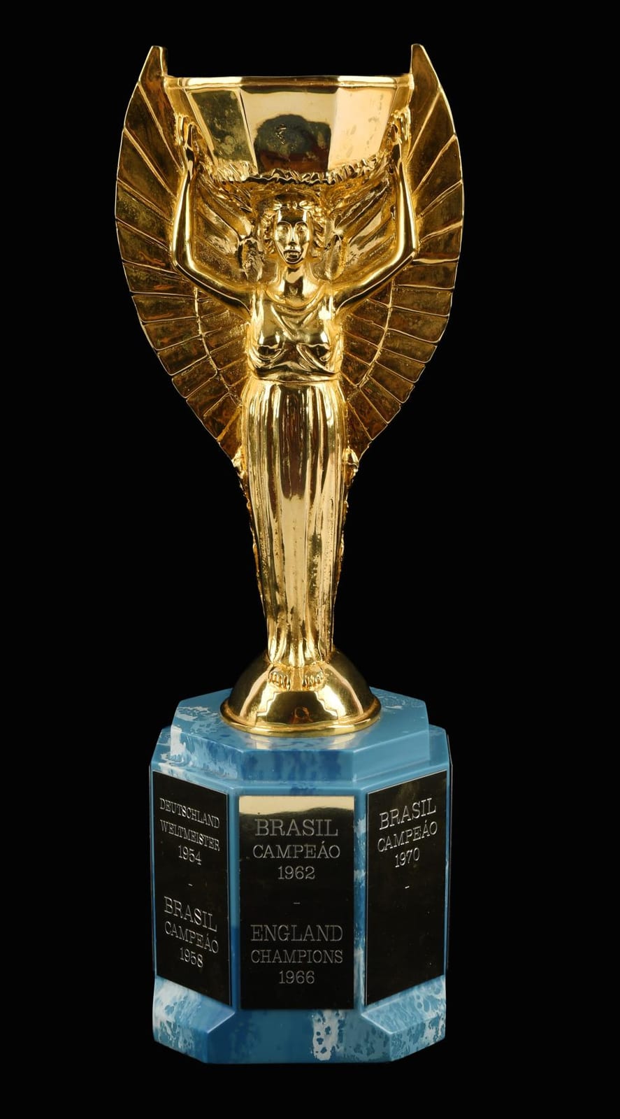 Andrea (1695) Locatelli comparable auction result: jules rimet fifa world cup trophy replica by andre
