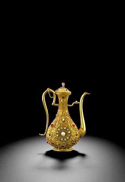 An Extraordinary Embellished Gold Ewer And COVER MARK AND PERIOD OF QIANLONG comparable sale