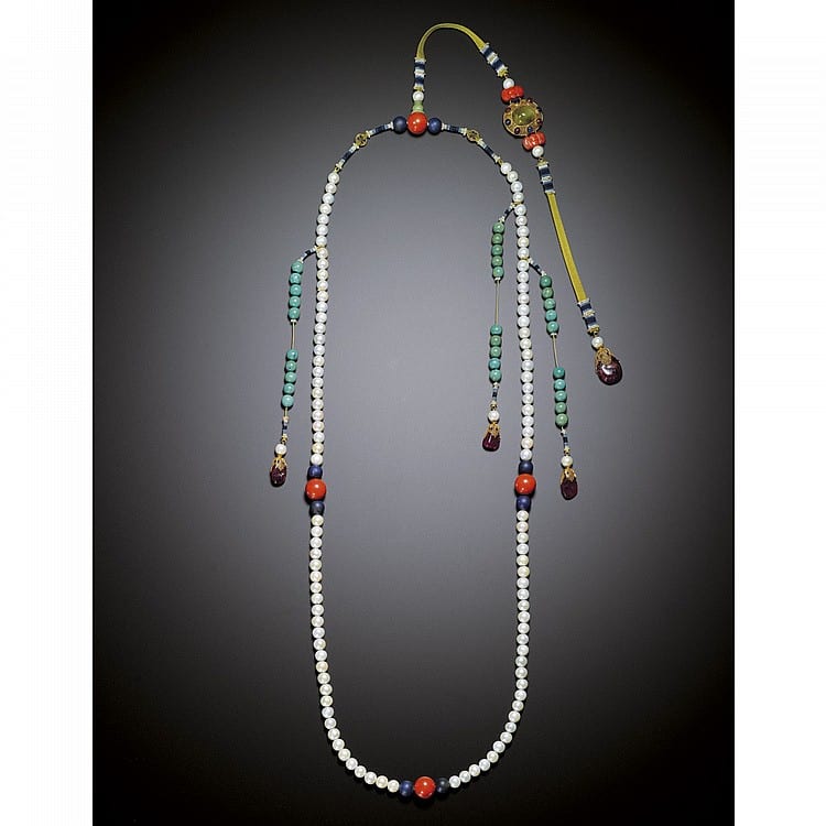 A Very Important And Magnificent Imperial Pearl Court Necklace (CHAO ZHU) QING DYNASTY, 18TH CENTURY comparable sale