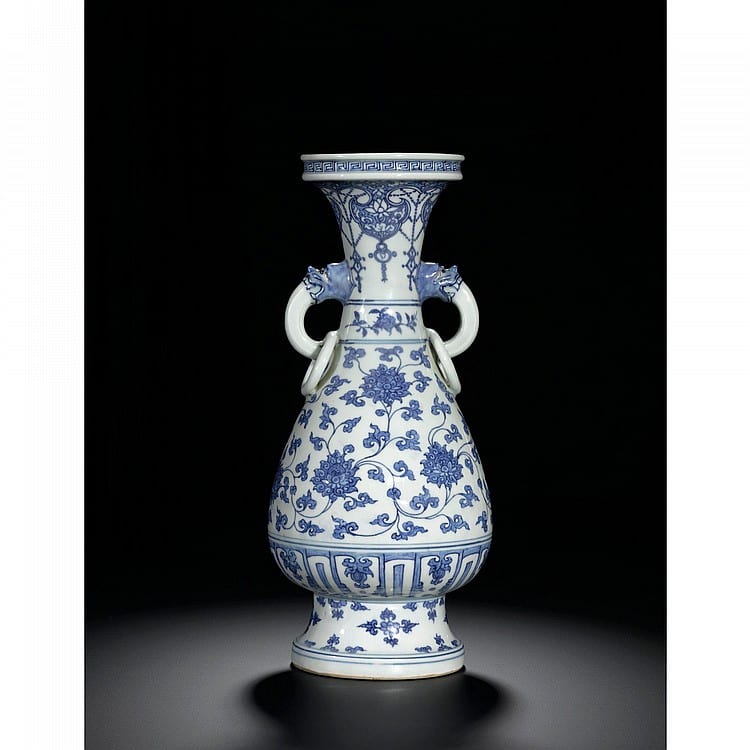 A Fine And Very Rare Blue And White 'Lotus' Temple Vase Ming Dynasty, CHENGHUA PERIOD comparable sale