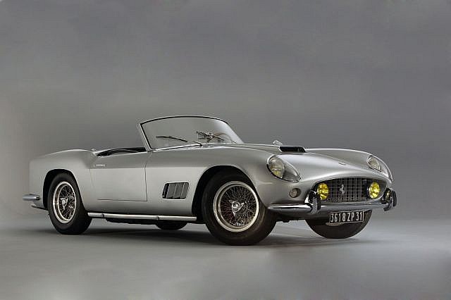 1959 Ferrari 250 GT California Spyder avec hard-top d'usine comparable sale