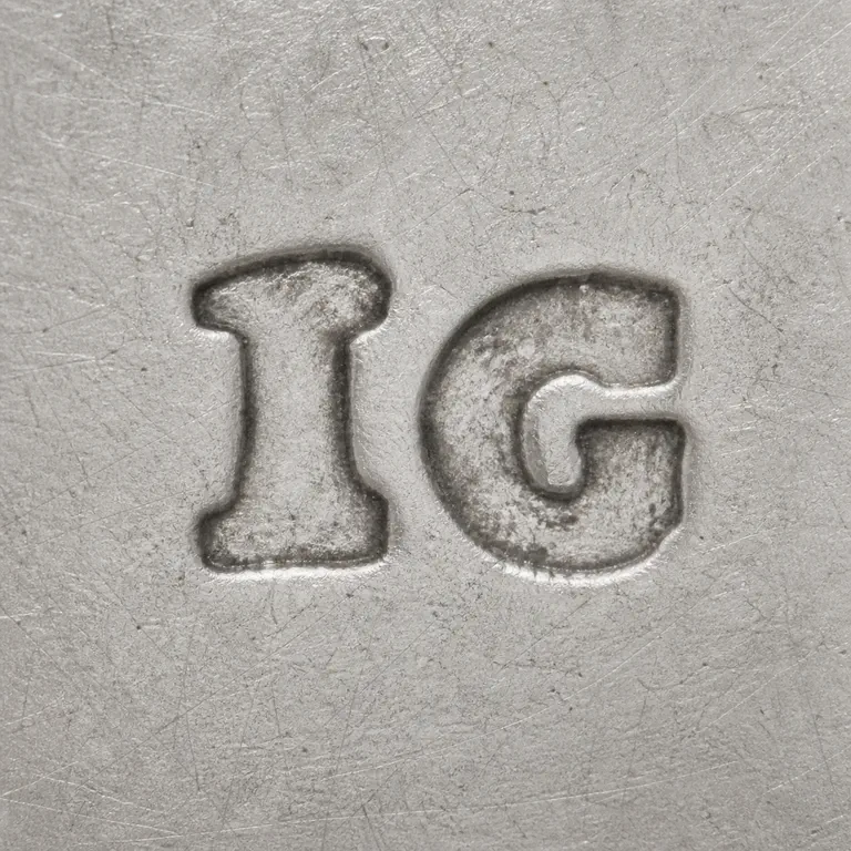 I G: Sparse square contour reconstruction preserves the supported upright I/G-like forms and their left-to-right relationship without the inve…; oxidized reconstruction.