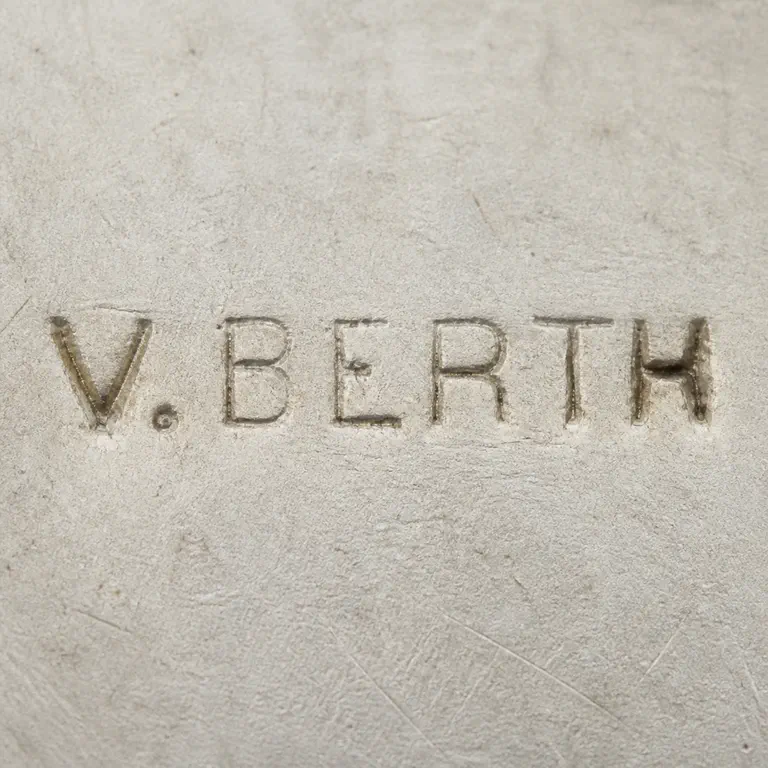 VA: V.BERTH in thin uppercase letters with one period after V and no added cartouche; oxidized reconstruction.