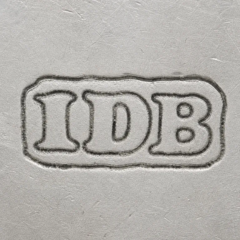 I D B: I-like, D-like, and B-like sequence retained inside the visible border; oxidized reconstruction.