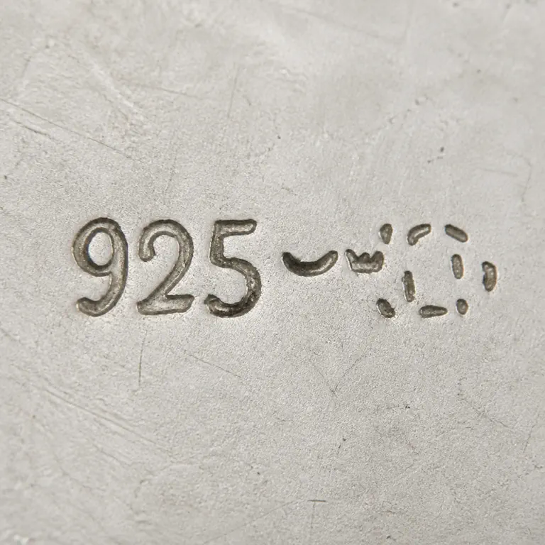 Richard Köberlin: Exact 925 followed by a shallow curve, tiny notch group, and disconnected worn terminal fragments; oxidized reconstruction.