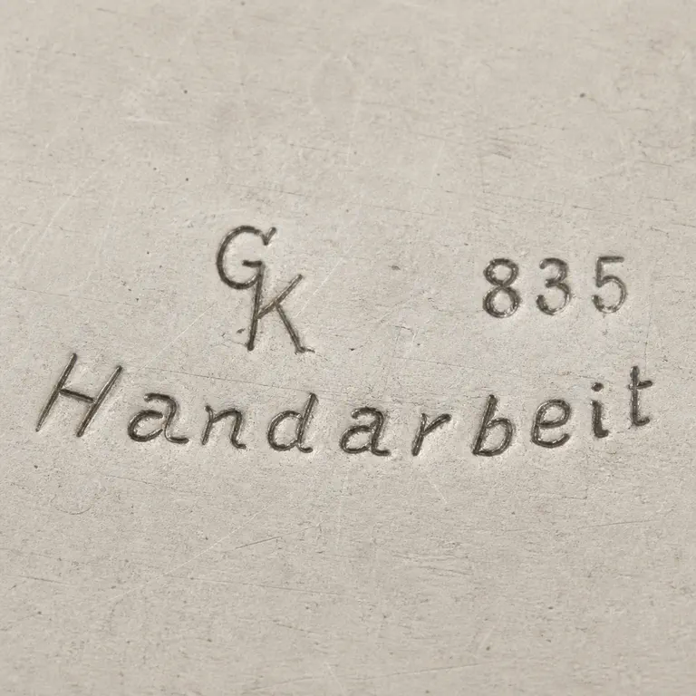 Richard Köberlin: Exact stacked G over K, exact 835, and exact Handarbeit on the lower line with informal engraved strokes; oxidized reconstruction.