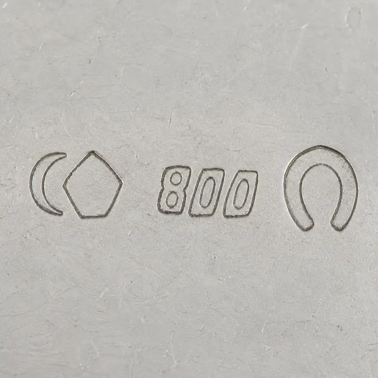 looking for info: Crescent, lozenge, exact 800, and horseshoe terminal as four groups; oxidized reconstruction.