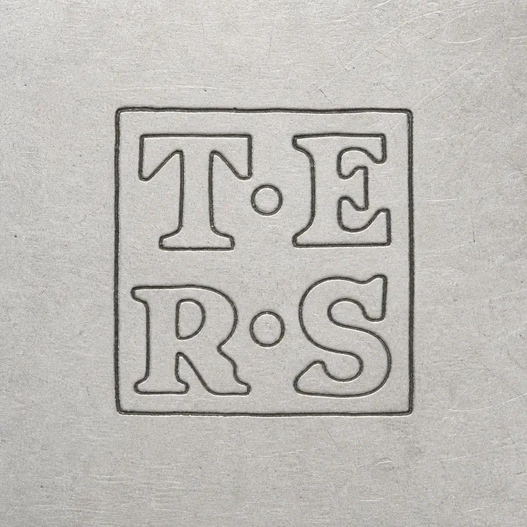 Thomas Ellerton & Richard Sibley: Two-tier T/E over R/pellet/S arrangement with square enclosure and source reading direction; oxidized reconstruction.